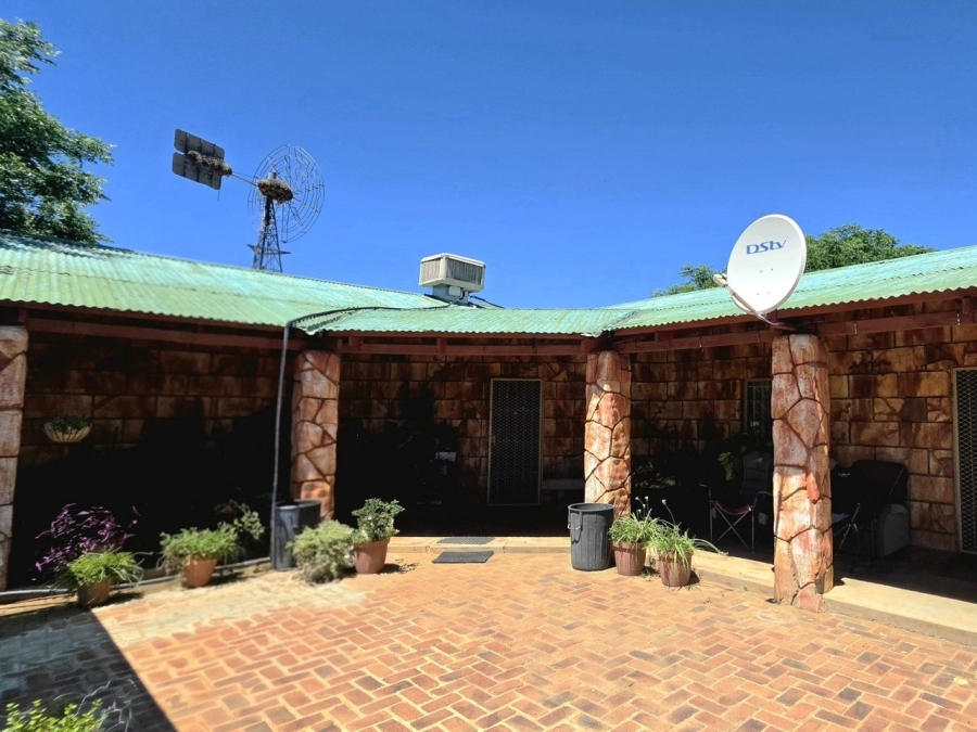 Commercial Property for Sale in Olifantshoek Rural Northern Cape
